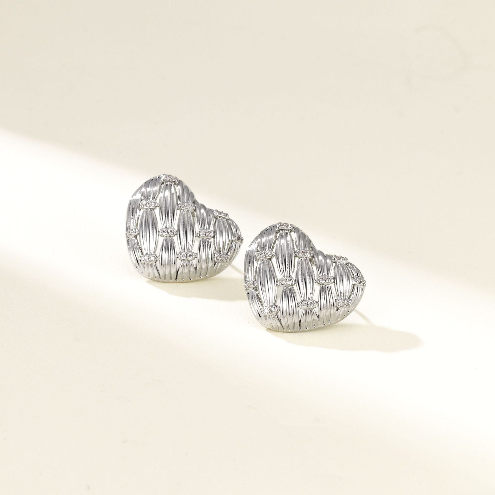 Wholesale Valentine's Day gift copper plated gold inlaid zircon love earrings heart-shaped earrings jewelry